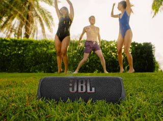 JBL filp6 ブラック JBL Flip 6 – Alto-falante Bluetooth portátil, som potente e graves